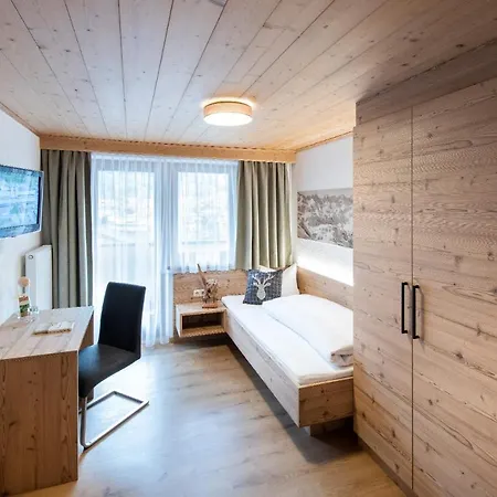 Alojamento de Acomodação e Pequeno-almoço Schoene Aussicht 3*