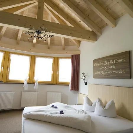 Bed & Breakfast Schoene Aussicht 3*