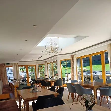 Schoene Aussicht Nocleg ze śniadaniem 3*
