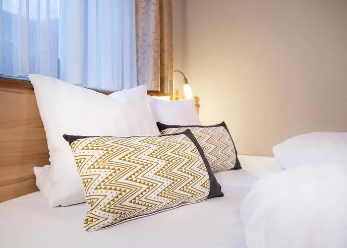 فندق مبيت وإفطار Schoene Aussicht 3*