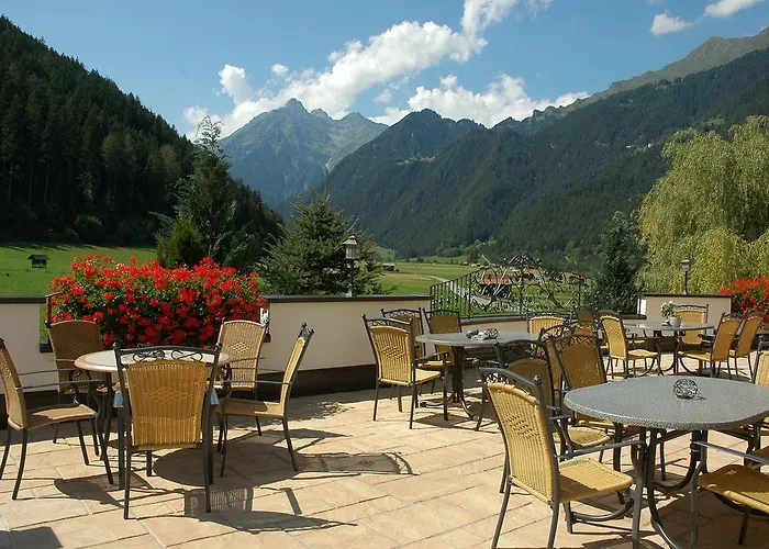 Schoene Aussicht فوندس